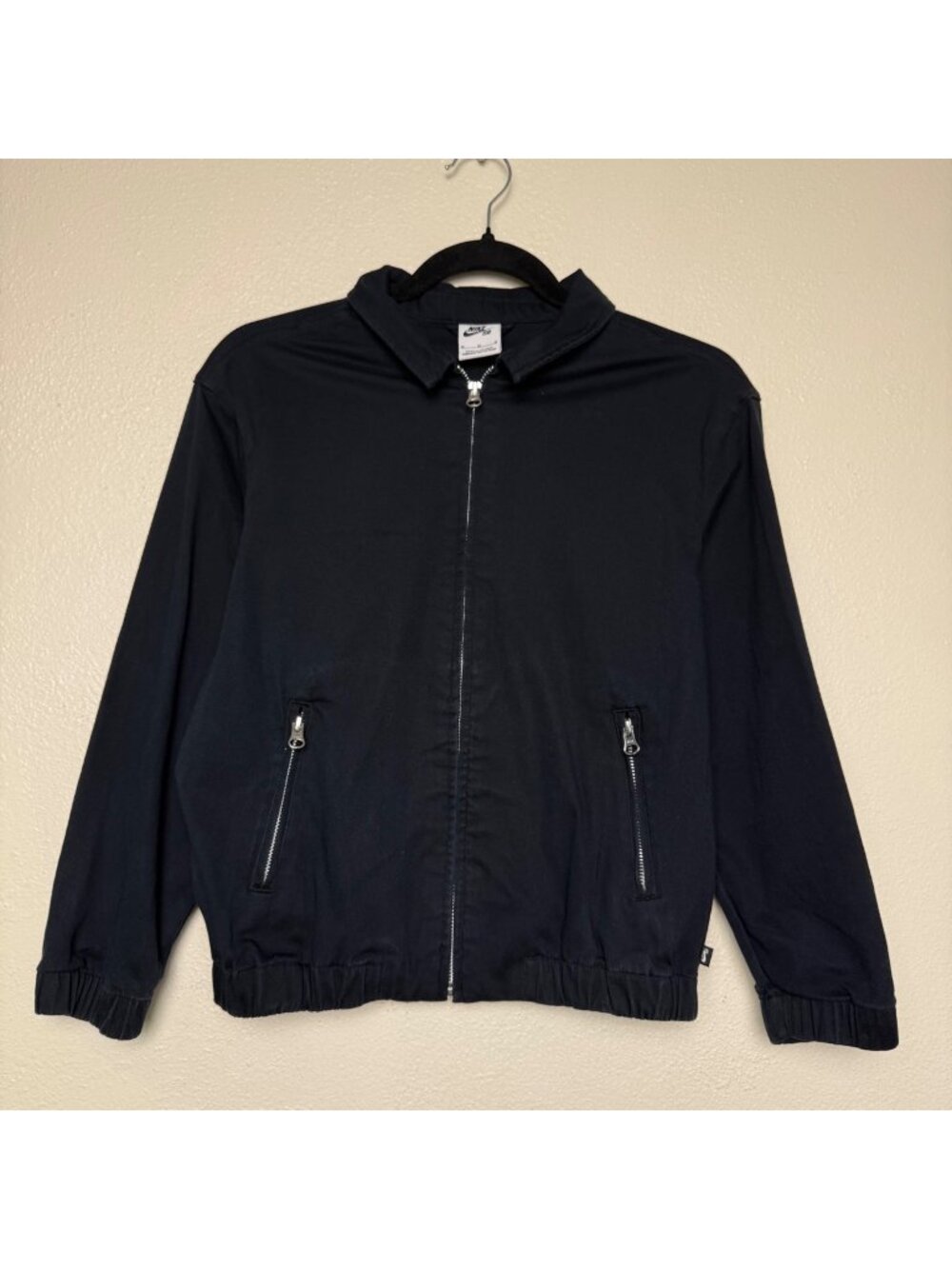 Nike SB Black Lightweight Zip-Up Jacket With Pockets & Elastic Hem - Size Medium